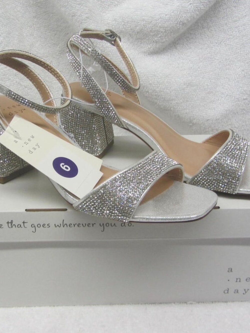 Women's Sz 6 Shannon Heels Memory Foam Insole - A New Day Silver Sparkle Shoes